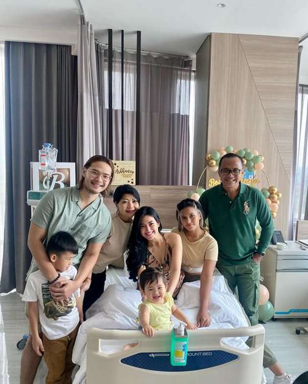 Potret Sylvia Fully Melahirkan Anak Ketiga, Kecantikannya saat Bersalin jadi Sorotan