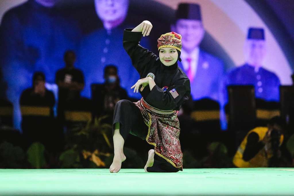 Potret Atlet Pencak Silat Nonmuslim, Pakai Hijab saat Tanding