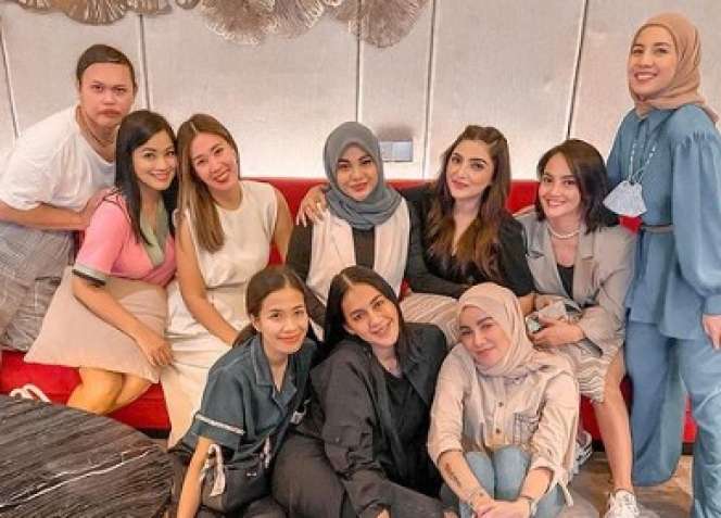 8 Potret Keseruan Geng Cendol Saat Kumpul, Mulai dari Nagita Slavina Hingga Nia Ramadhani