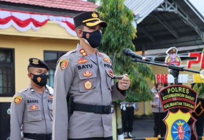 Potret Bintara Polri Dipecat Secara Tidak Hormat, Fotonya Dicoret Tinta Merah!