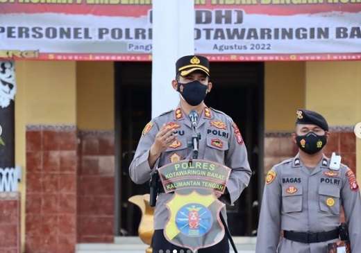 Potret Bintara Polri Dipecat Secara Tidak Hormat, Fotonya Dicoret Tinta Merah!
