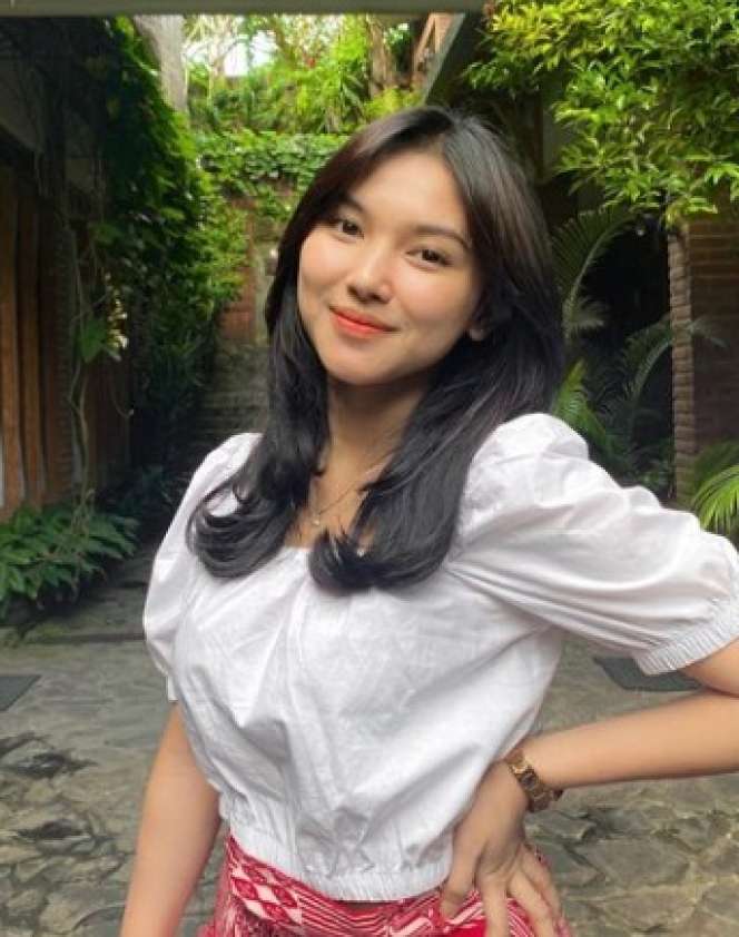 Pesona Shakira Jasmine di Series Royal Blood Curi Perhatian