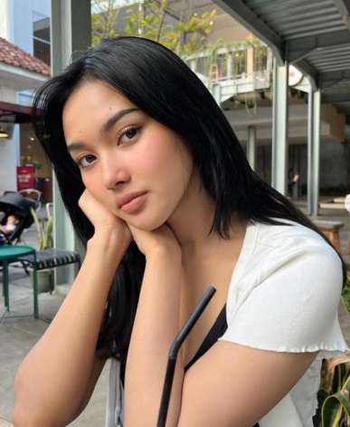 Pesona Shakira Jasmine di Series Royal Blood Curi Perhatian
