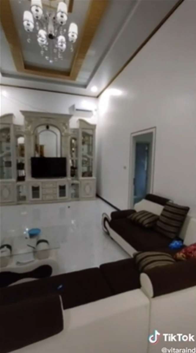 8 Potret Transformasi Rumah Milik TKW Sukses, Dulu Gubuk Kini Jadi Istana Megah : `Hasil Jadi Babu`