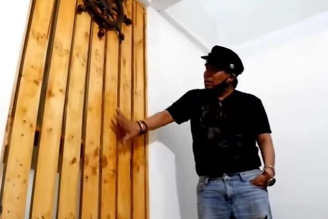 9 Potret Rumah Bopak Castello, Pintu Rumahnya Megah bak Istana!