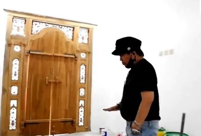 9 Potret Rumah Bopak Castello, Pintu Rumahnya Megah bak Istana!