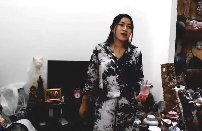 9 Potret Rumah Bopak Castello, Pintu Rumahnya Megah bak Istana!