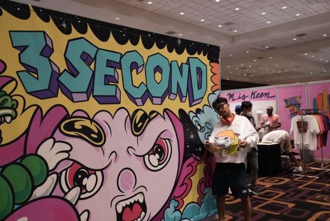 Potret Muklay Buat Mural di Tembok Los Angeles, Keren!