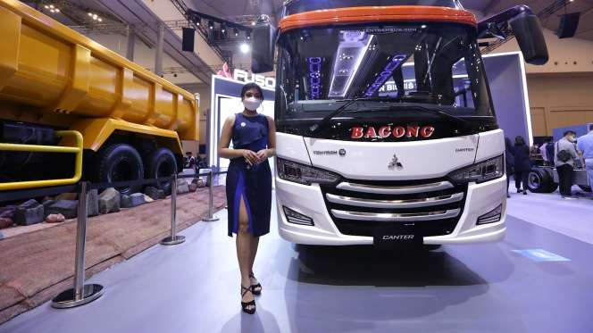 FOTO: Truk FUSO Tebar Pesona di GIIAS 2022 