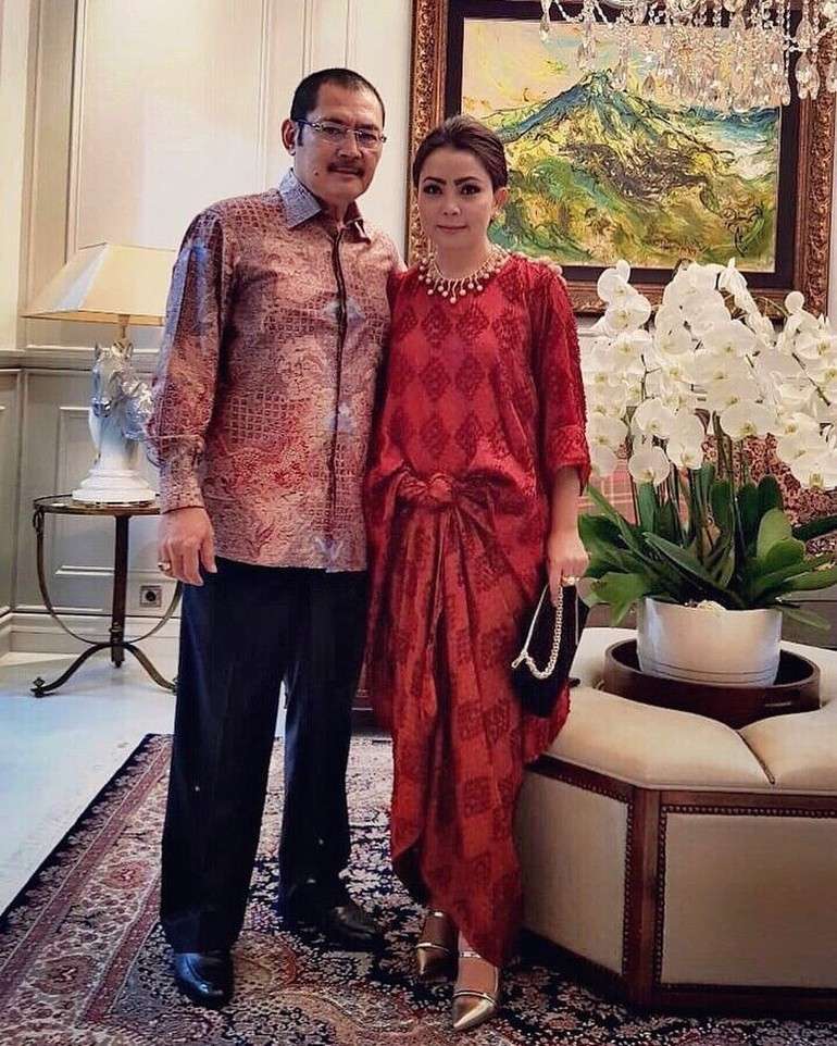10 Potret Ruang Tamu Mewah Mayangsari di Istana Cendana, Koleksi Kristalnya Bikin Melongo!