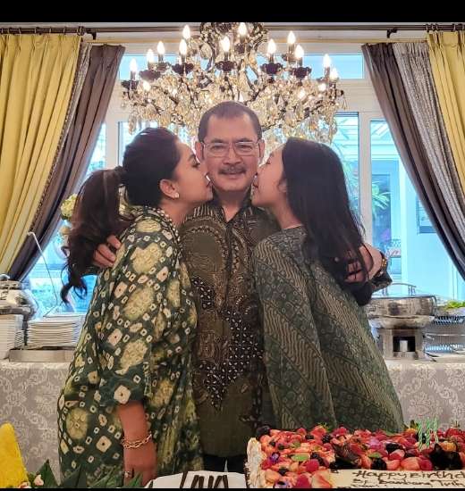 10 Potret Ruang Tamu Mewah Mayangsari di Istana Cendana, Koleksi Kristalnya Bikin Melongo!