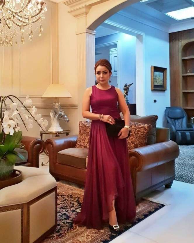 10 Potret Ruang Tamu Mewah Mayangsari di Istana Cendana, Koleksi Kristalnya Bikin Melongo!