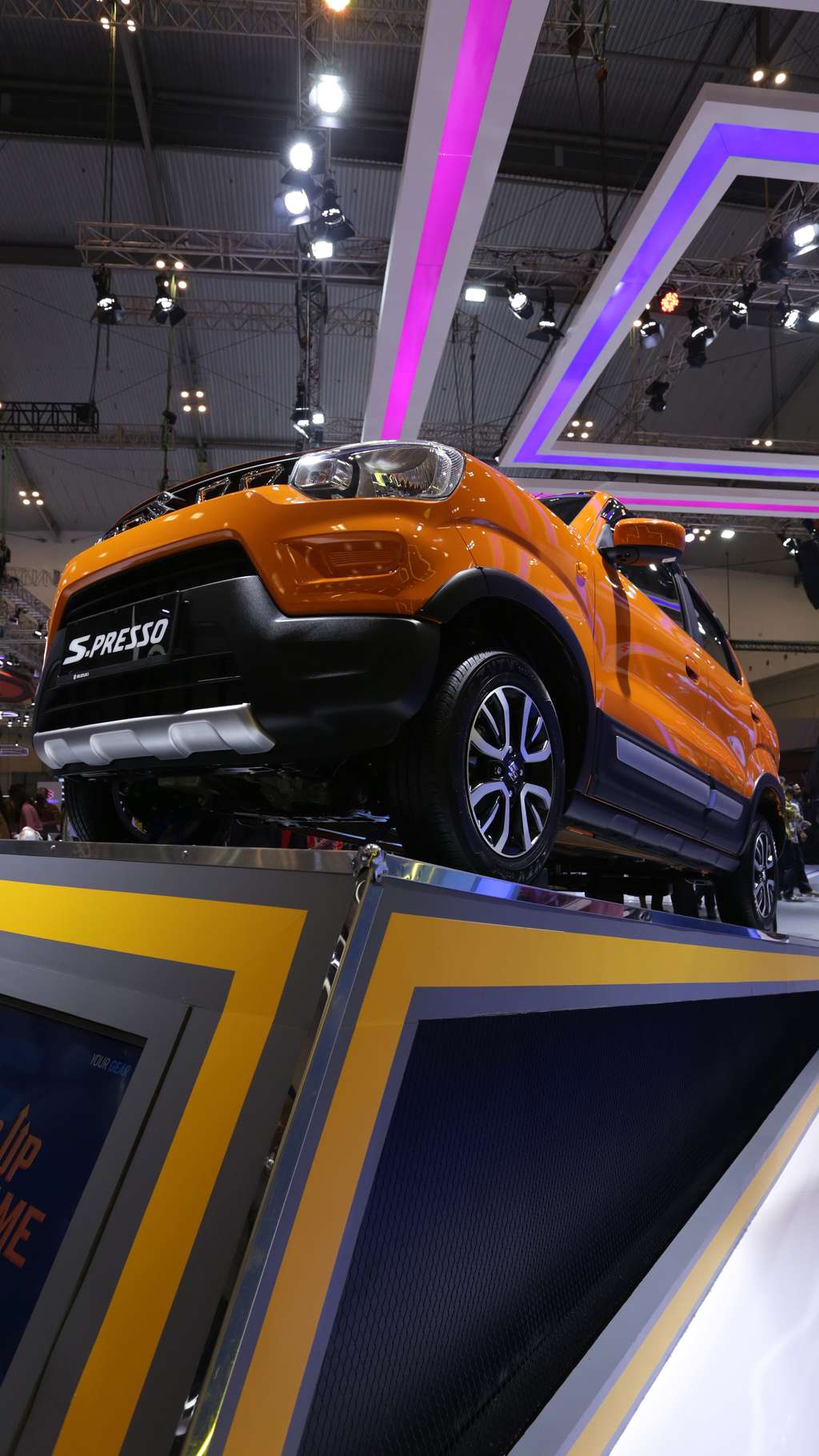 Potret Suzuki Baleno dan S-Presso di GIIAS 2022, Maharnya Rp274,9 juta 