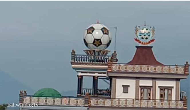 Potret Rumah Mewah Berkubah Bola Milik Kades Kayuares, Bentuknya Bikin Melongo!