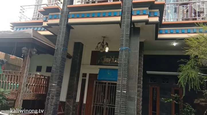 Potret Rumah Mewah Berkubah Bola Milik Kades Kayuares, Bentuknya Bikin Melongo!