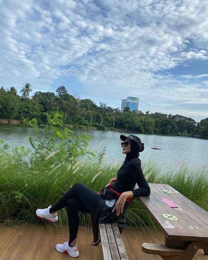 10 Potret Cantik Ade Maya, Mantan Istri Ibnu Jamil yang Tak Diketahui Publik, Bukan Orang Sembarangan!