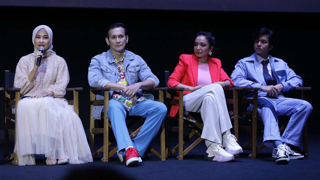 Bioskop Penuh Air Mata Gara-Gara 12 Cerita Glen Anggara, Prilly Latuconsina Syok
