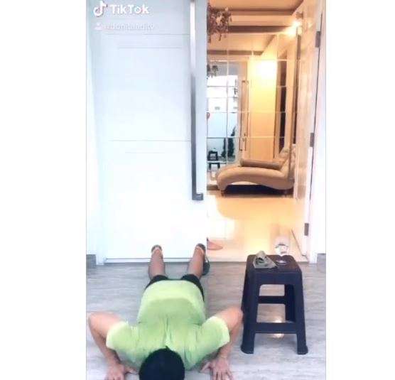 10 Potret Rumah Mewah Donita & Adi Nugroho, Diam-Diam Sultan, Semua Perabotan Serba Emas!