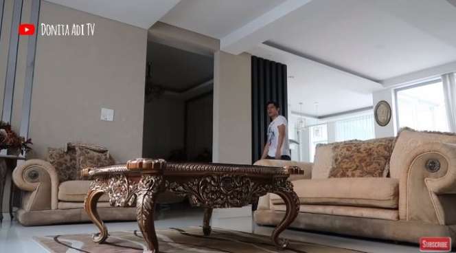 10 Potret Rumah Mewah Donita & Adi Nugroho, Diam-Diam Sultan, Semua Perabotan Serba Emas!