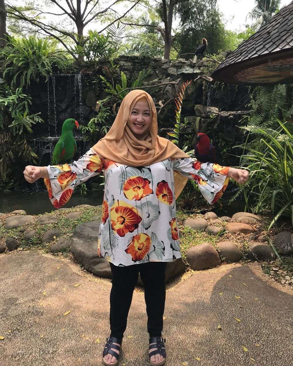 Dulu Sangat Terkenal, 7 Penyanyi Ini Ternyata Beralih Profesi Jadi Dokter, Terakhir Paling Dicari!