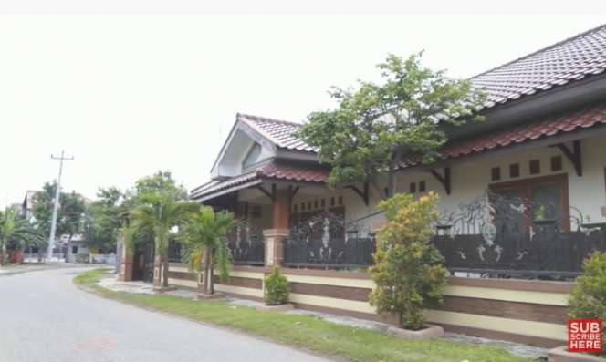 Potret Kampung Warteg di Tegal, Isinya Rumah Elite Semua!