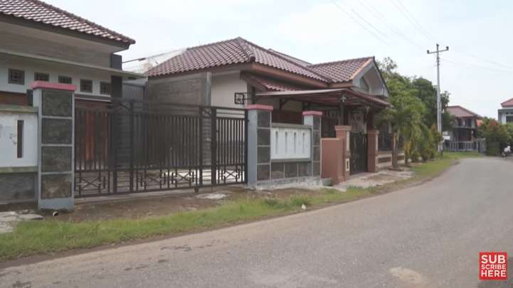Potret Kampung Warteg di Tegal, Isinya Rumah Elite Semua!