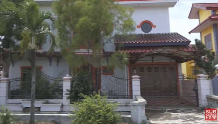 Potret Kampung Warteg di Tegal, Isinya Rumah Elite Semua!