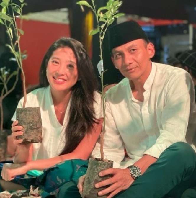 Potret Mesra Olivia Zalianty dan Suami, Kompak Urus Anak