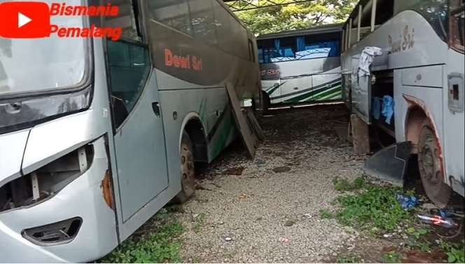 10 Potret `Garasi Raksasa` Milik Bupati Pemalang yang Terjaring KPK, Banyak Harta Terbengkalai!