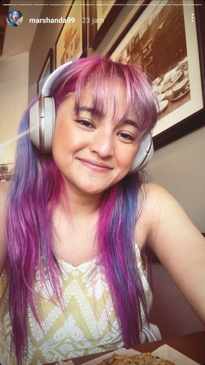 Potret Terbaru Marshanda dengan Rambut Warna-warni