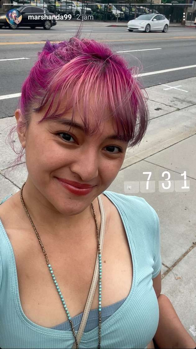 Potret Terbaru Marshanda dengan Rambut Warna-warni