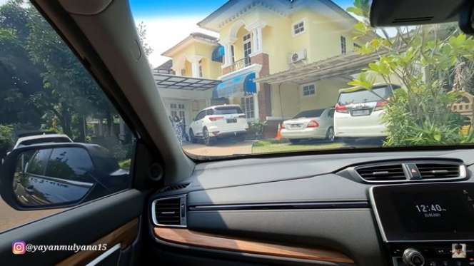 Potret Rumah Mewah Yati Octavia dan Pangky Suwito, Koleksi Vespanya Banyak Banget!