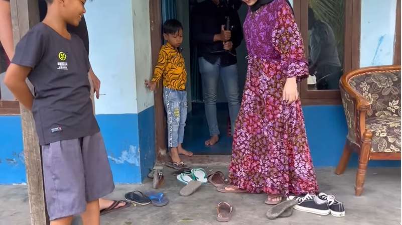 10 Potret Kondisi Rumah Farel Prayoga, Penyanyi Cilik 'Ojo Dibandingke' yang Viral Goyang Istana Negara, Hanya Anyaman Bambu!