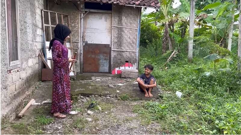 10 Potret Kondisi Rumah Farel Prayoga, Penyanyi Cilik 'Ojo Dibandingke' yang Viral Goyang Istana Negara, Hanya Anyaman Bambu!