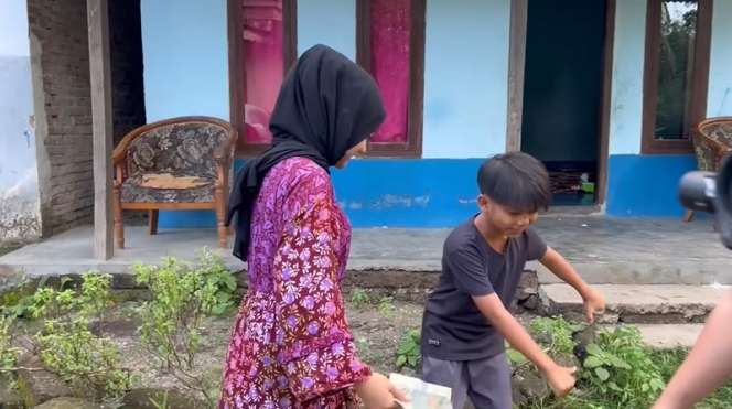 10 Potret Kondisi Rumah Farel Prayoga, Penyanyi Cilik 'Ojo Dibandingke' yang Viral Goyang Istana Negara, Hanya Anyaman Bambu!