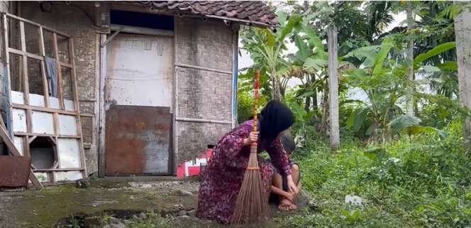 10 Potret Kondisi Rumah Farel Prayoga, Penyanyi Cilik 'Ojo Dibandingke' yang Viral Goyang Istana Negara, Hanya Anyaman Bambu!