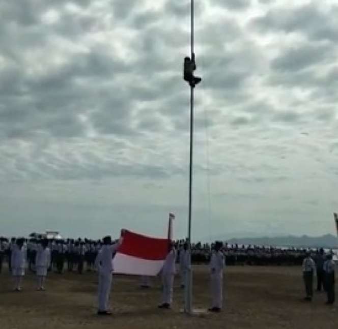 Ingat Joni `Bocah Pahlawan` Pemanjat Tiang Bendera di NTT? Dulu Viral Hingga Diundang Jokowi, Kini Nasibnya Miris
