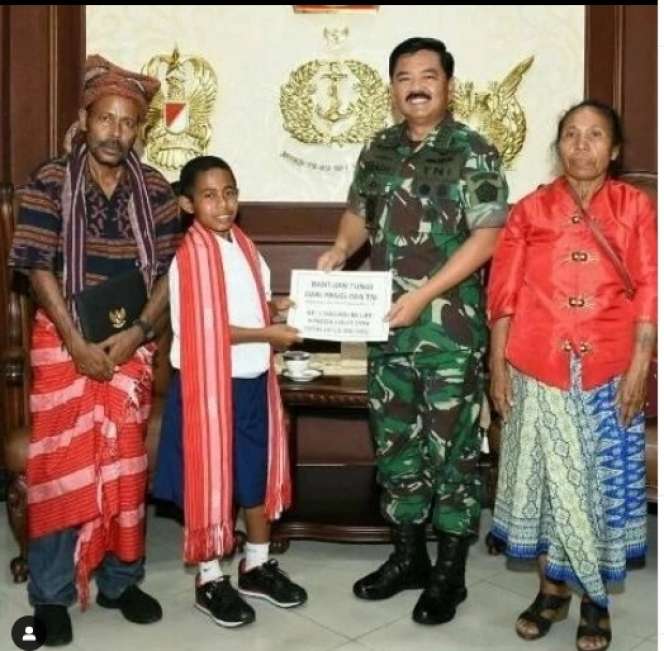 Ingat Joni `Bocah Pahlawan` Pemanjat Tiang Bendera di NTT? Dulu Viral Hingga Diundang Jokowi, Kini Nasibnya Miris