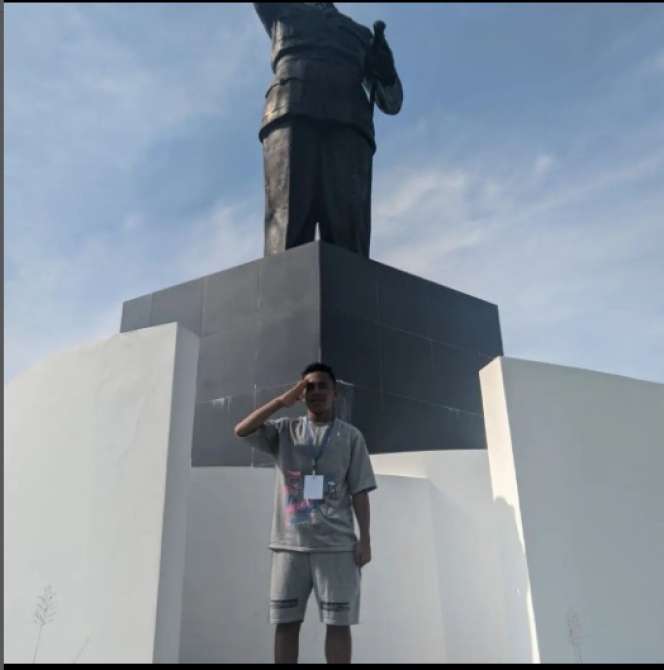 Ingat Joni `Bocah Pahlawan` Pemanjat Tiang Bendera di NTT? Dulu Viral Hingga Diundang Jokowi, Kini Nasibnya Miris