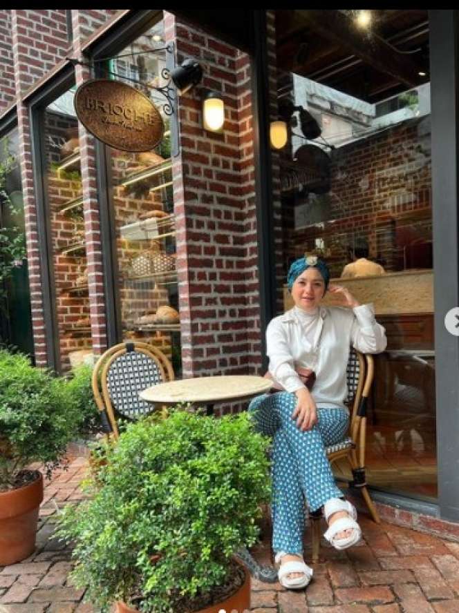 Potret Lawas Siswi SMP di Masjid Istiqlal, Warganet Salfok ke Cewek Ini Disebut Mirip Artis!