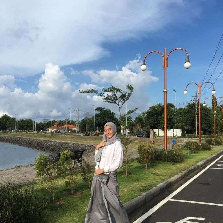 Pesona Ayumi Sasaki, Paskibraka Pembawa Baki, Hijaber Keturunan Jepang-Indonesia