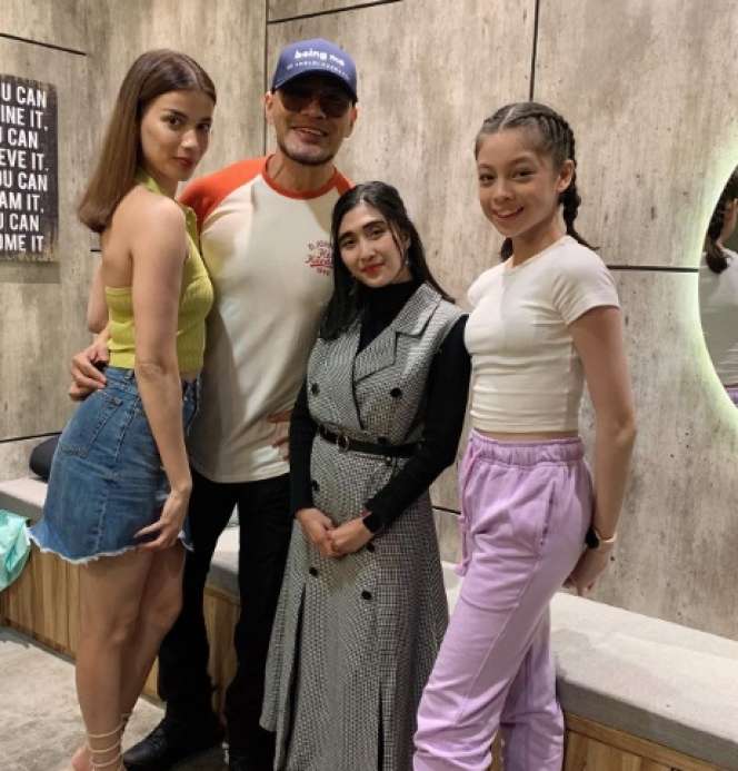 Sosok dan Pesona Istri Pesulap Merah yang Jarang Tersorot