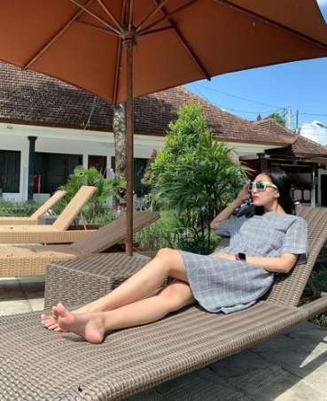 Sosok dan Pesona Istri Pesulap Merah yang Jarang Tersorot