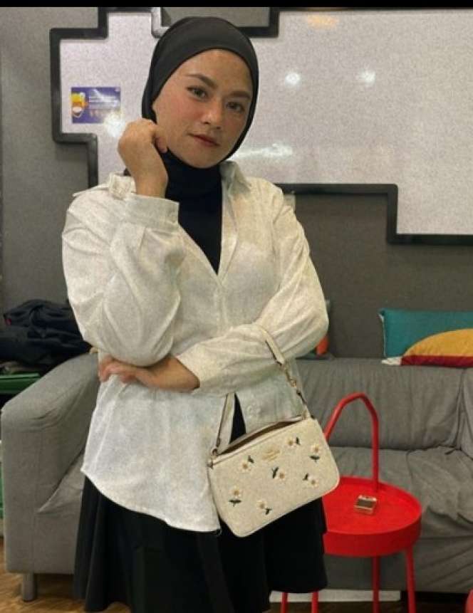 Dulu Dinikahi Artis Namun Cerai Hingga Dimusuhi, Kini Wanita Ini Berjodoh dengan Anak Band, Siapa Dia?