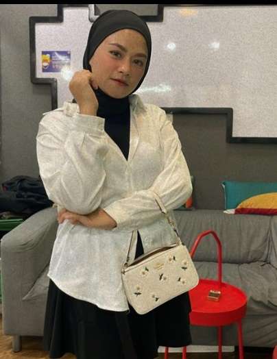 Dulu Dinikahi Artis Namun Cerai Hingga Dimusuhi, Kini Wanita Ini Berjodoh dengan Anak Band, Siapa Dia?