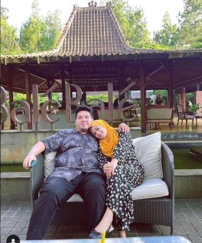 Dulu Dinikahi Artis Namun Cerai Hingga Dimusuhi, Kini Wanita Ini Berjodoh dengan Anak Band, Siapa Dia?