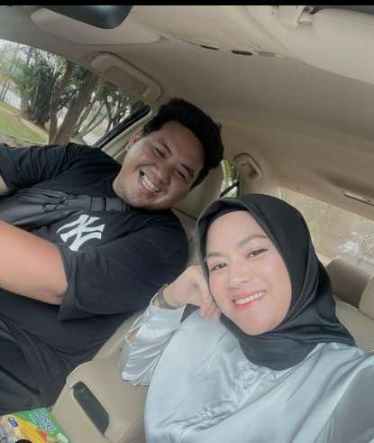 Dulu Dinikahi Artis Namun Cerai Hingga Dimusuhi, Kini Wanita Ini Berjodoh dengan Anak Band, Siapa Dia?