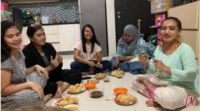 10 Potret Rumah Lina Mukherje yang Kerap Dibully Netizen, Mewah Bak Selebritis Bollywood?