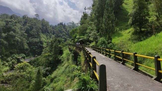 10 Potret Lokasi Syuting Film Horor, Rumah `KKN di Desa Penari` Aslinya Ngeri Banget!