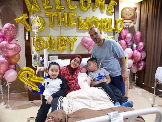 Potret Aisyahrani Melahirkan Anak Ketiga di Hari Kemerdekaan 17 Agustus